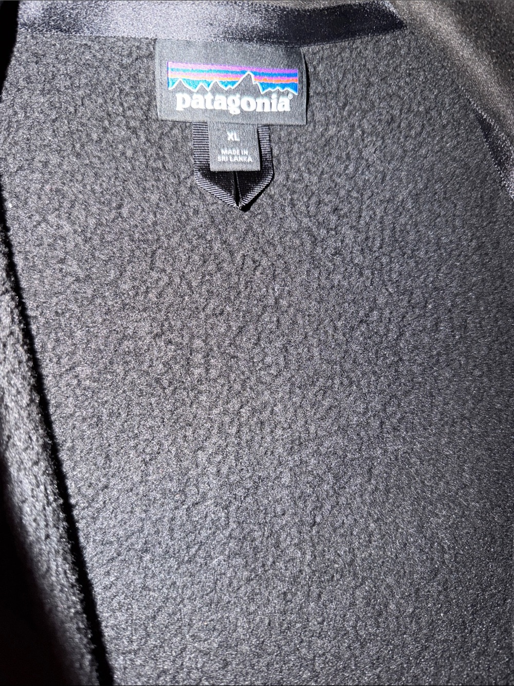 Patagonia Men's  Black Full-Zip Fleece Vest - Picture 3 of 3